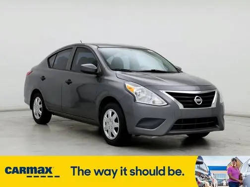 2016 Nissan Versa S FWD photo