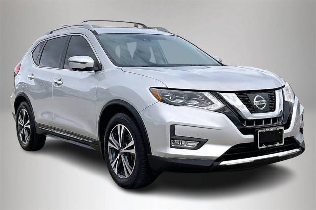 2017 Nissan Rogue SL FWD photo