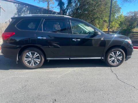 2017 Nissan Pathfinder S 4WD photo