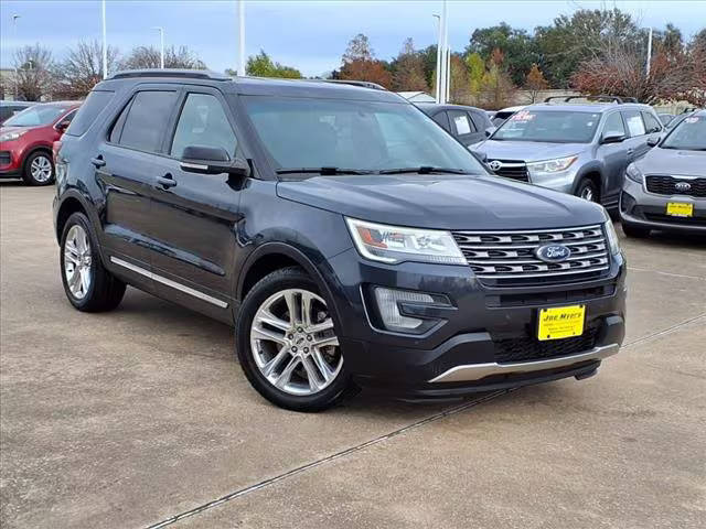 2017 Ford Explorer XLT FWD photo