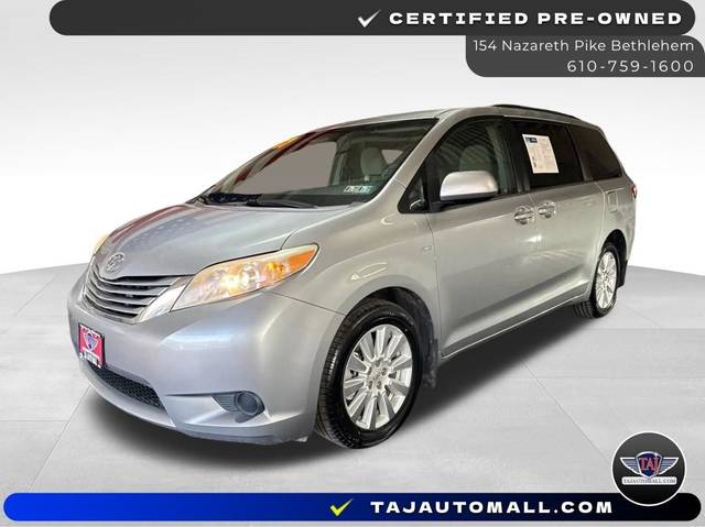 2017 Toyota Sienna LE AWD photo