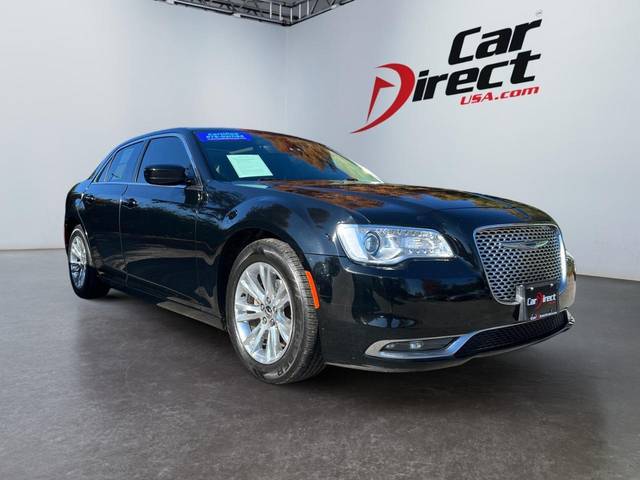 2017 Chrysler 300 Limited RWD photo