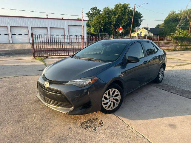 2017 Toyota Corolla LE FWD photo