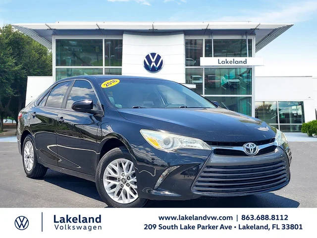 2016 Toyota Camry LE FWD photo