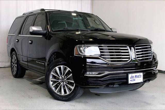 2017 Lincoln Navigator Select RWD photo