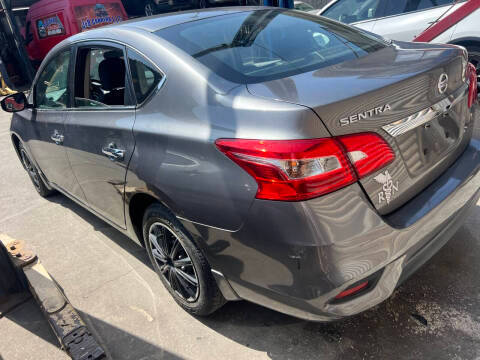 2017 Nissan Sentra S FWD photo
