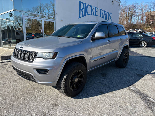 2017 Jeep Grand Cherokee Altitude 4WD photo