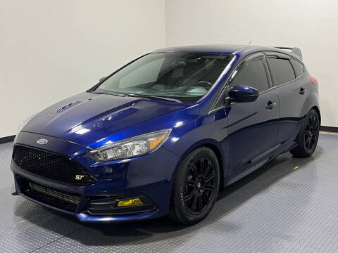 2016 Ford Focus ST FWD photo