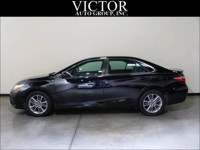 2017 Toyota Camry SE FWD photo