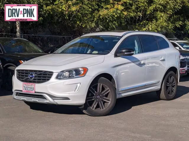 2017 Volvo XC60 Dynamic FWD photo