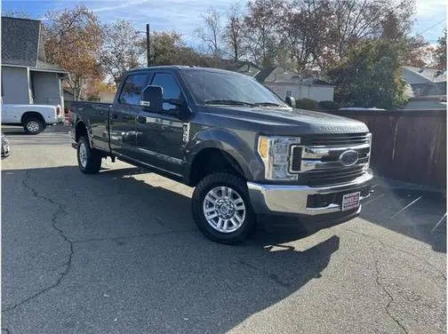 2017 Ford F-350 Super Duty XLT 4WD photo