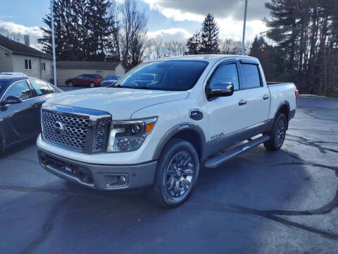 2017 Nissan Titan Platinum Reserve 4WD photo