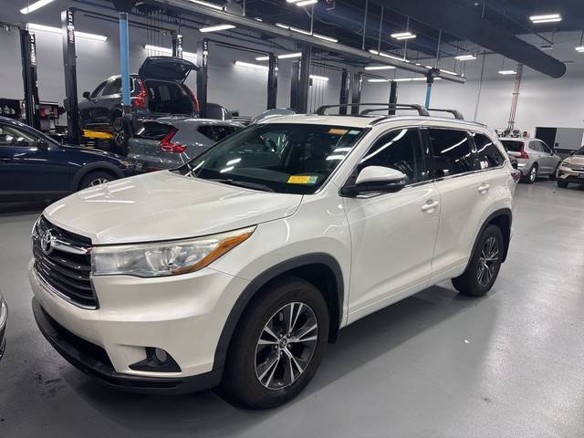 2016 Toyota Highlander XLE AWD photo