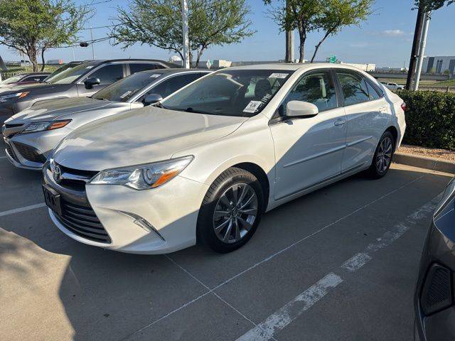 2017 Toyota Camry XLE FWD photo