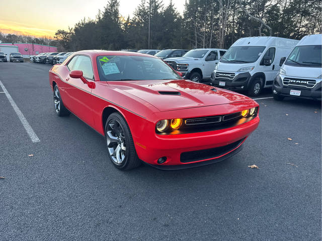 2017 Dodge Challenger SXT Plus RWD photo