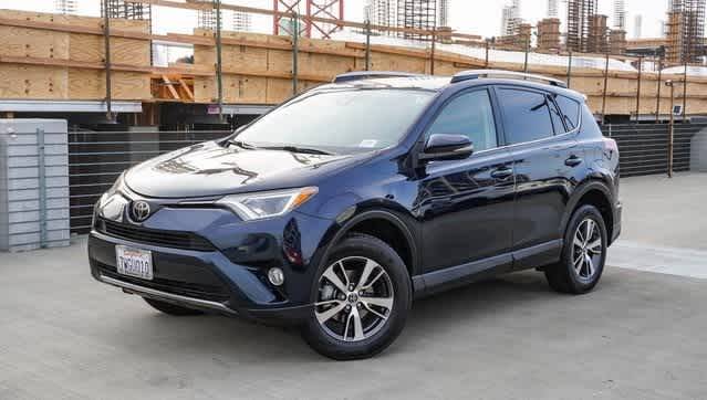 2017 Toyota RAV4 XLE FWD photo