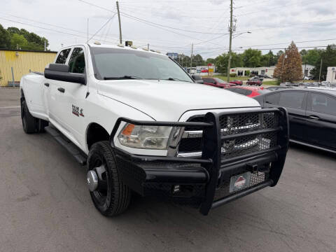 2017 Ram 3500 Tradesman 4WD photo
