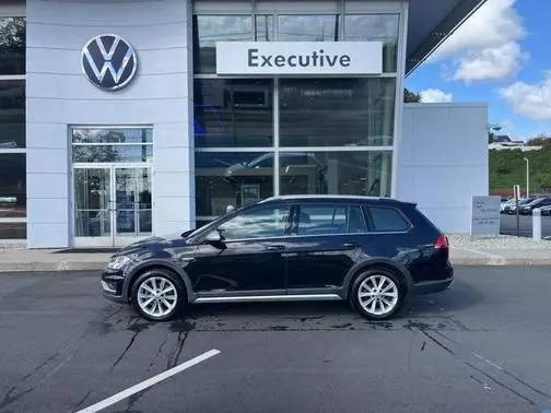 2017 Volkswagen Golf Alltrack S AWD photo