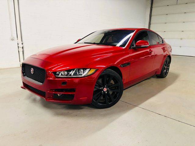 2017 Jaguar XE 35t Prestige AWD photo