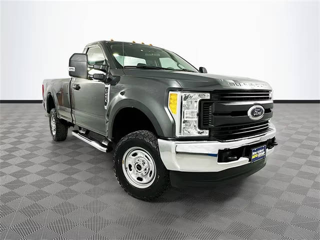 2017 Ford F-250 Super Duty XL 4WD photo