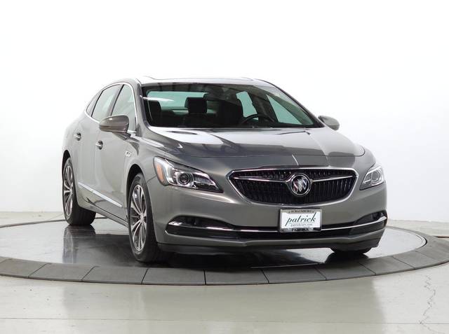 2017 Buick LaCrosse Essence FWD photo