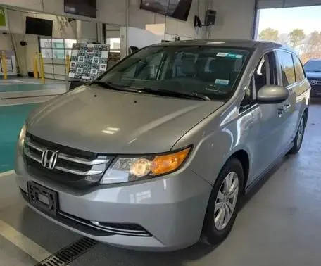 2016 Honda Odyssey SE FWD photo