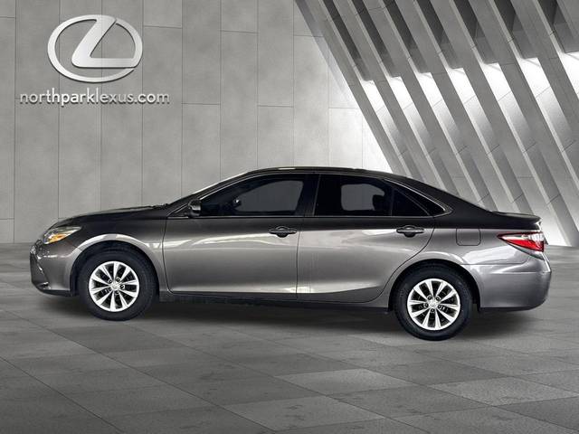 2017 Toyota Camry LE FWD photo