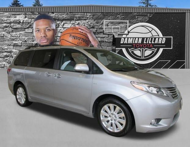 2017 Toyota Sienna Limited Premium AWD photo