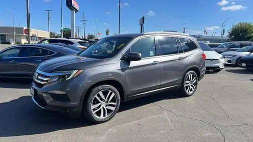 2016 Honda Pilot Touring FWD photo