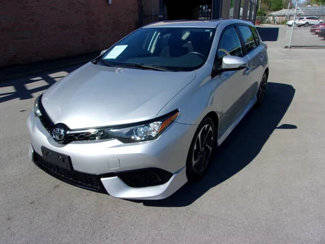 2017 Toyota Corolla iM  FWD photo