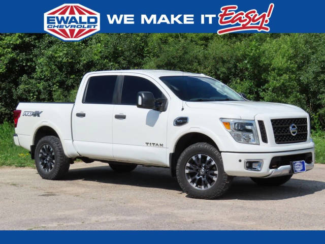 2017 Nissan Titan PRO-4X 4WD photo
