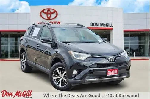 2017 Toyota RAV4 XLE FWD photo