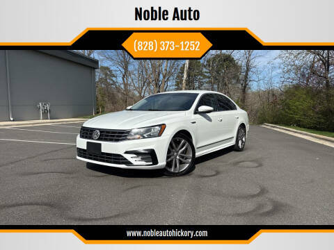 2017 Volkswagen Passat R-Line w/Comfort Pkg FWD photo