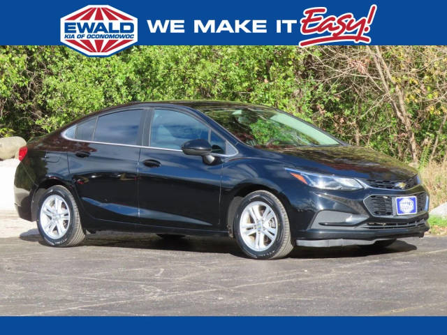 2017 Chevrolet Cruze LT FWD photo