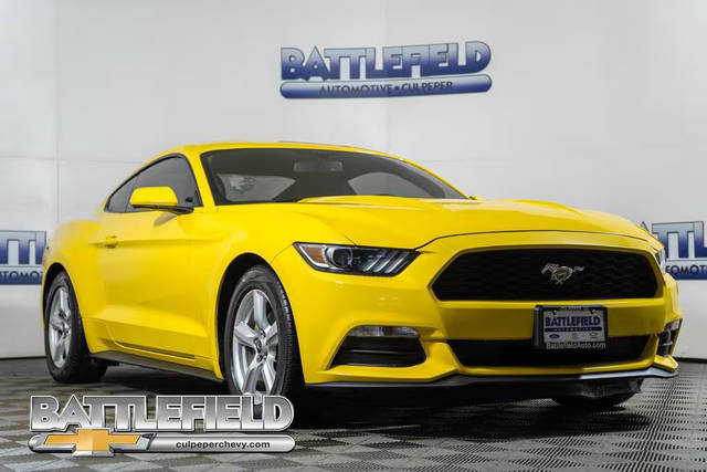 2017 Ford Mustang V6 RWD photo