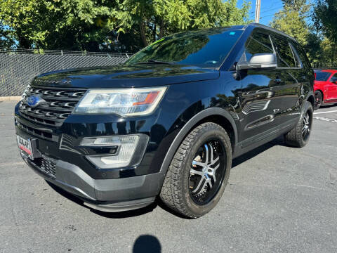 2017 Ford Explorer XLT 4WD photo