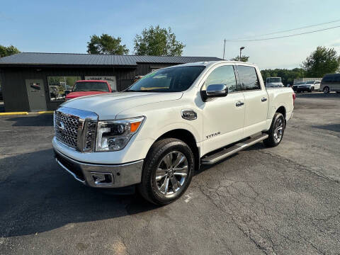 2017 Nissan Titan SL 4WD photo