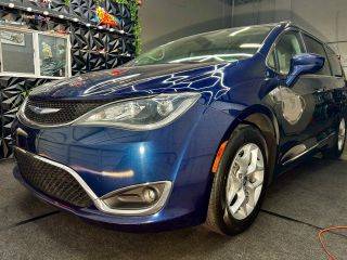 2017 Chrysler Pacifica Minivan Touring-L Plus FWD photo