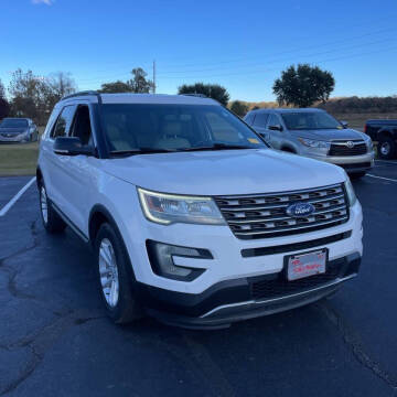2017 Ford Explorer XLT FWD photo