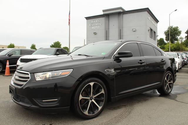 2016 Ford Taurus SEL AWD photo