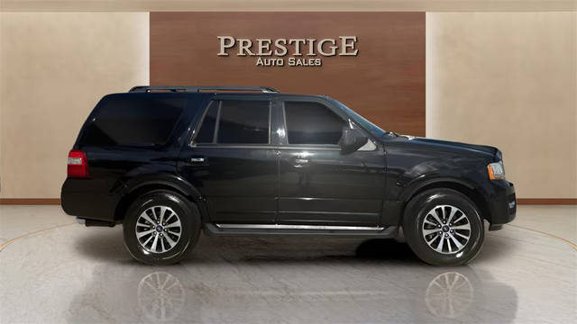2017 Ford Expedition XLT RWD photo