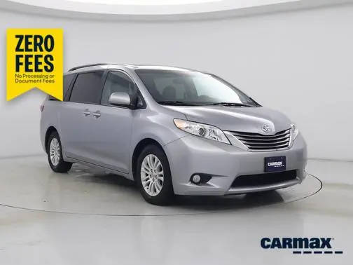 2017 Toyota Sienna XLE FWD photo