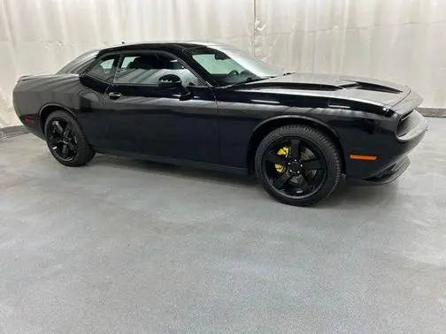 2017 Dodge Challenger SXT Plus RWD photo