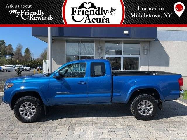 2017 Toyota Tacoma SR5 4WD photo