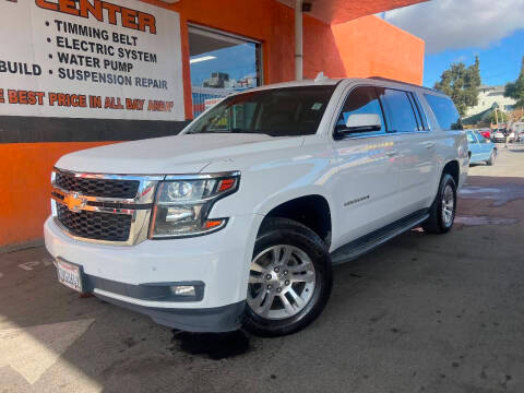 2016 Chevrolet Suburban LT 4WD photo