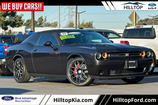 2017 Dodge Challenger SXT RWD photo