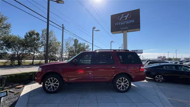 2017 Ford Expedition XLT RWD photo