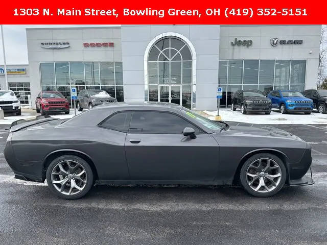 2017 Dodge Challenger SXT Plus RWD photo