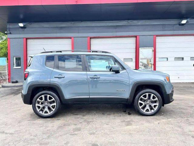 2017 Jeep Renegade Latitude 4WD photo