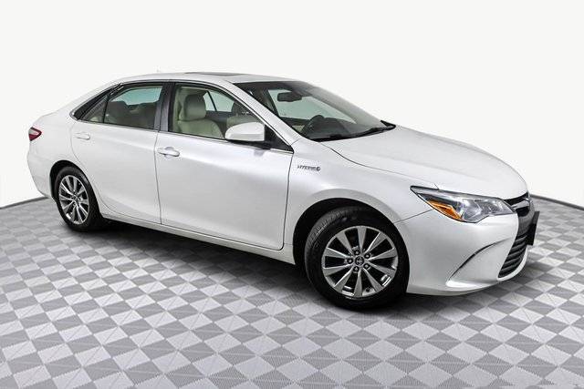 2017 Toyota Camry Hybrid XLE FWD photo